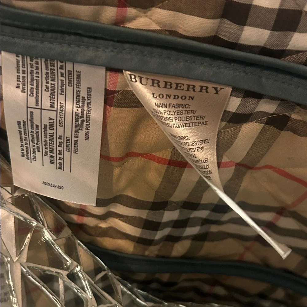 Burberry Constance Quilted Jacket Size Small - Picture 8 of 11